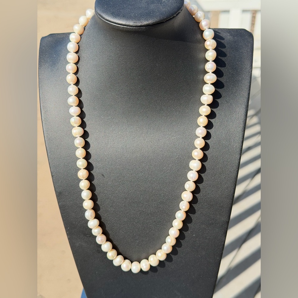 24” Cultured Freshwater White Pearl Knotted Necklace 9 to 10mm Free pearl studs